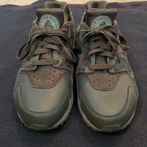 Army Green Nike Air Huarache